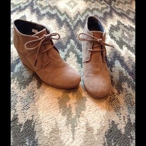 Toms wedge bootie
